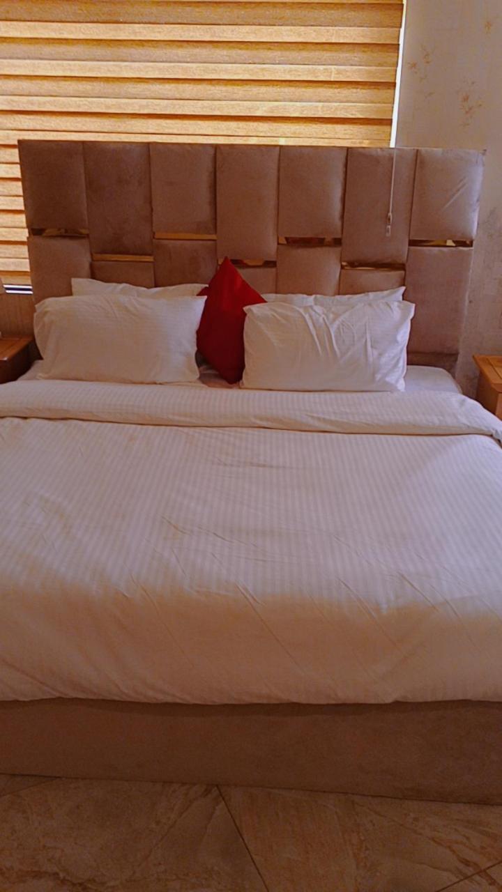 Nuit De Paris Hotell Abuja Eksteriør bilde
