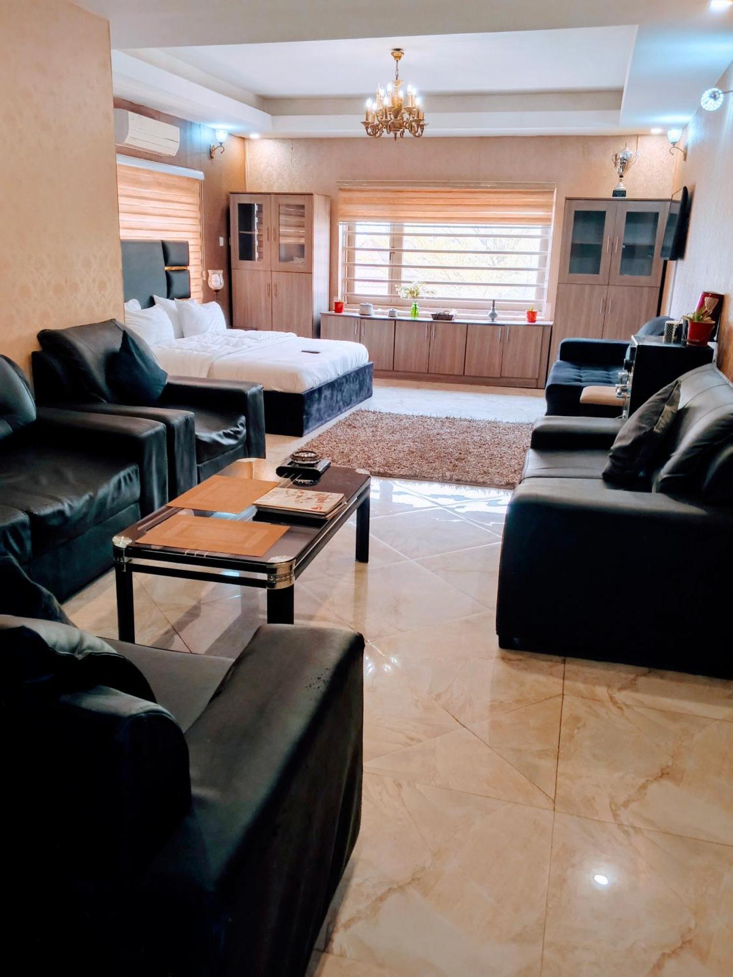 Nuit De Paris Hotell Abuja Eksteriør bilde