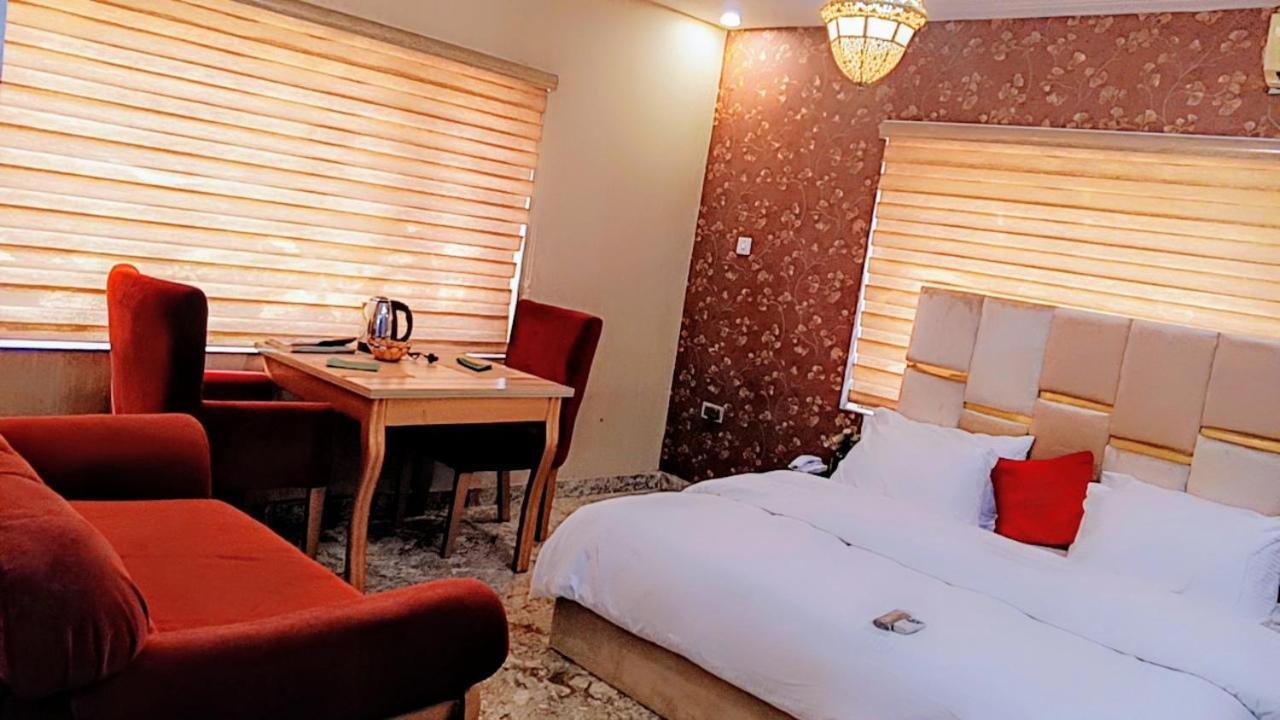 Nuit De Paris Hotell Abuja Eksteriør bilde