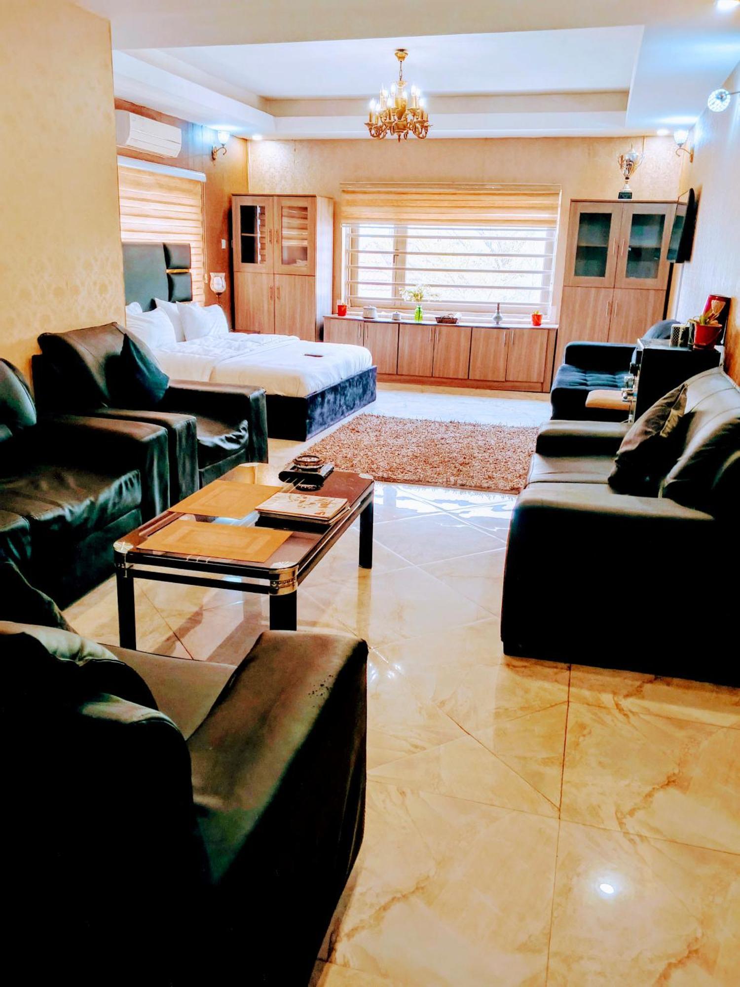 Nuit De Paris Hotell Abuja Eksteriør bilde