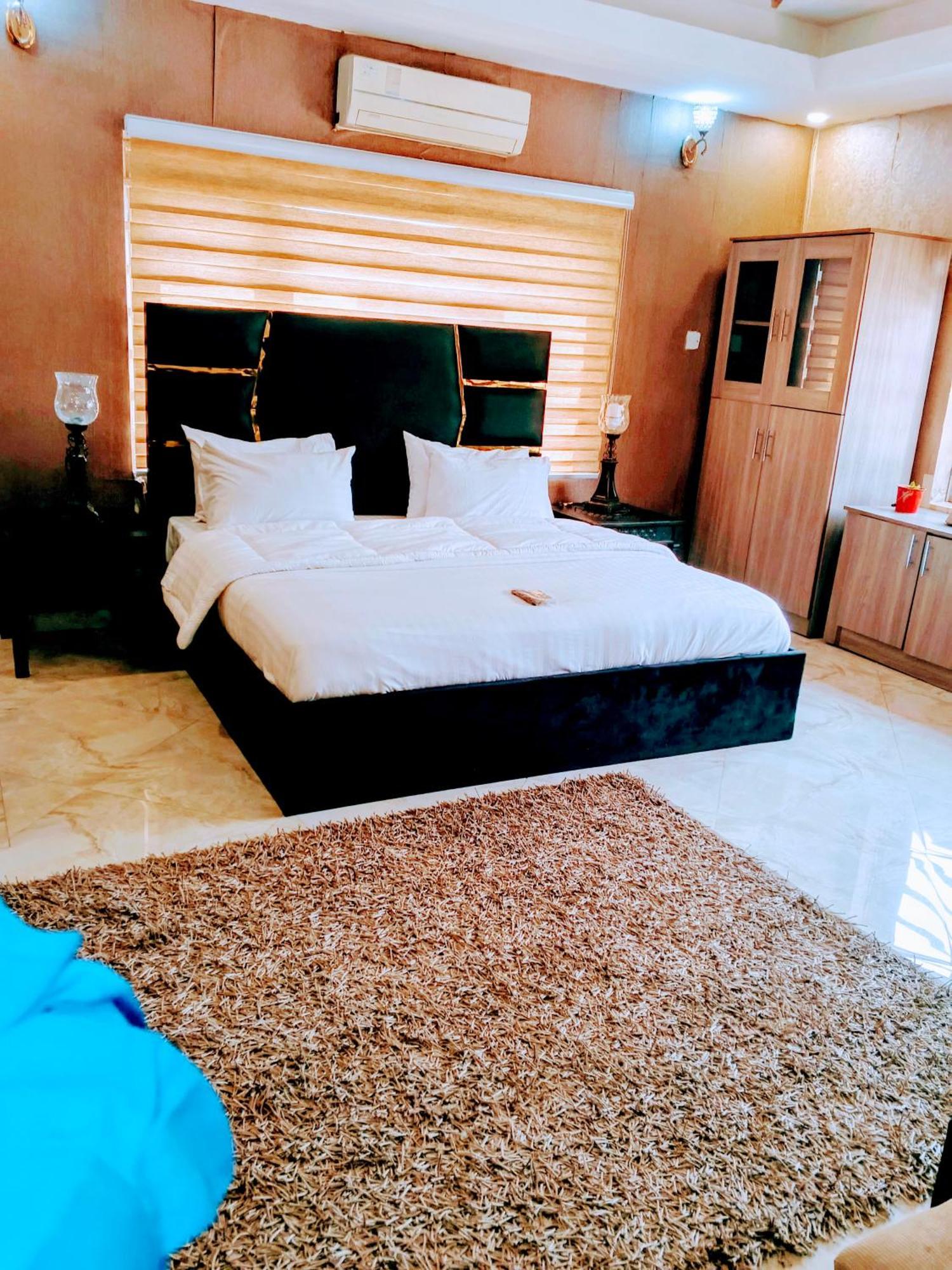 Nuit De Paris Hotell Abuja Eksteriør bilde