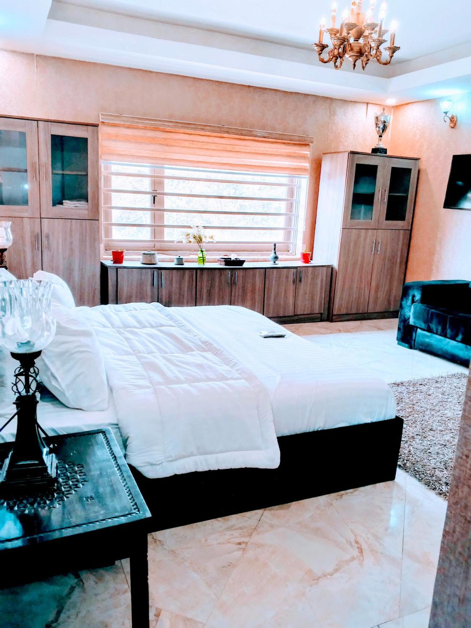 Nuit De Paris Hotell Abuja Eksteriør bilde